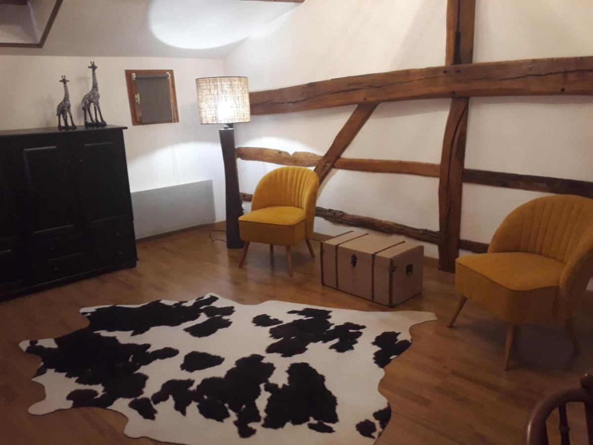 Maison de campagne avec cheminée et extérieur La Neuville-aux-Bois Esterno foto
