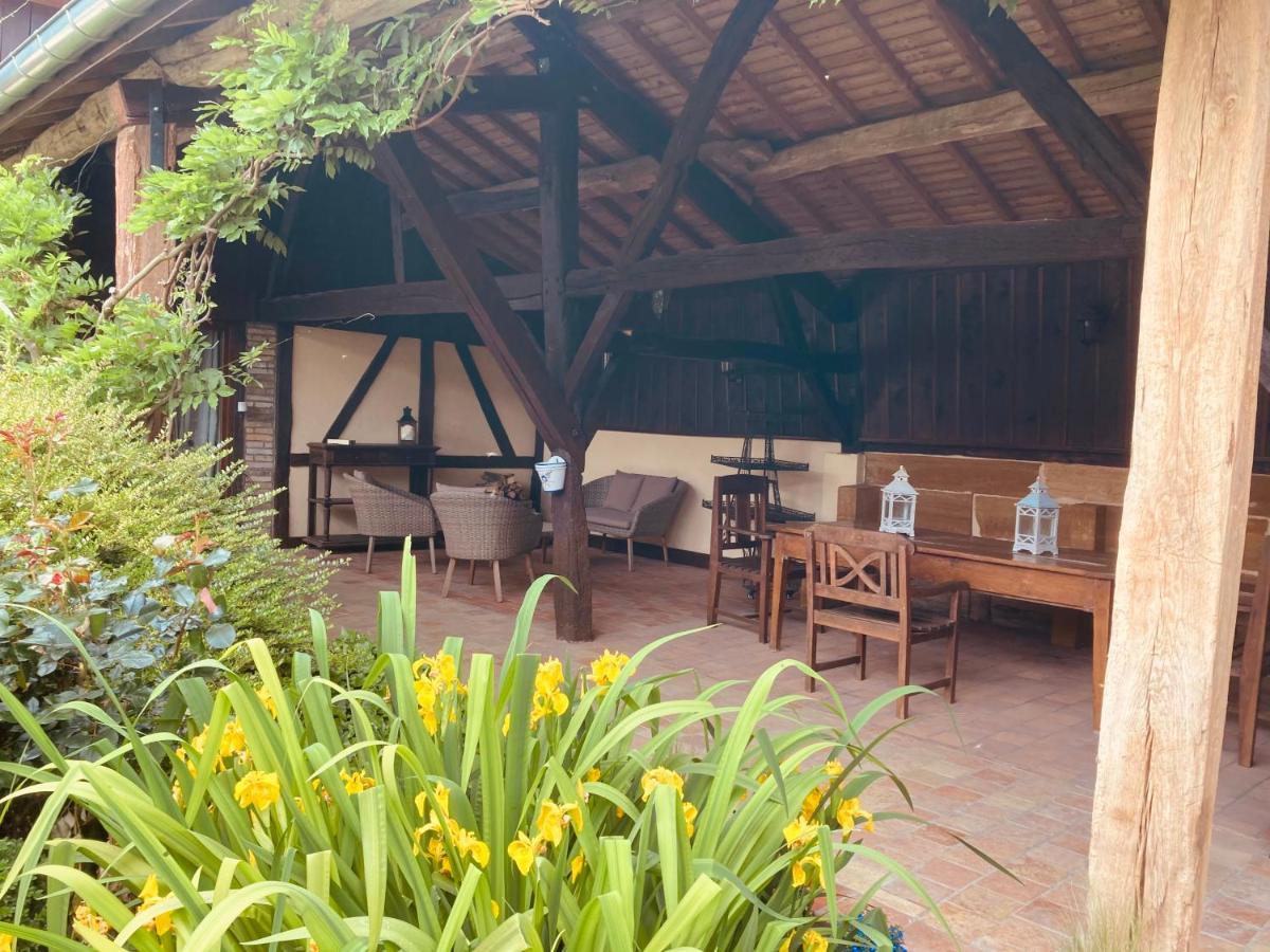 Maison de campagne avec cheminée et extérieur La Neuville-aux-Bois Esterno foto