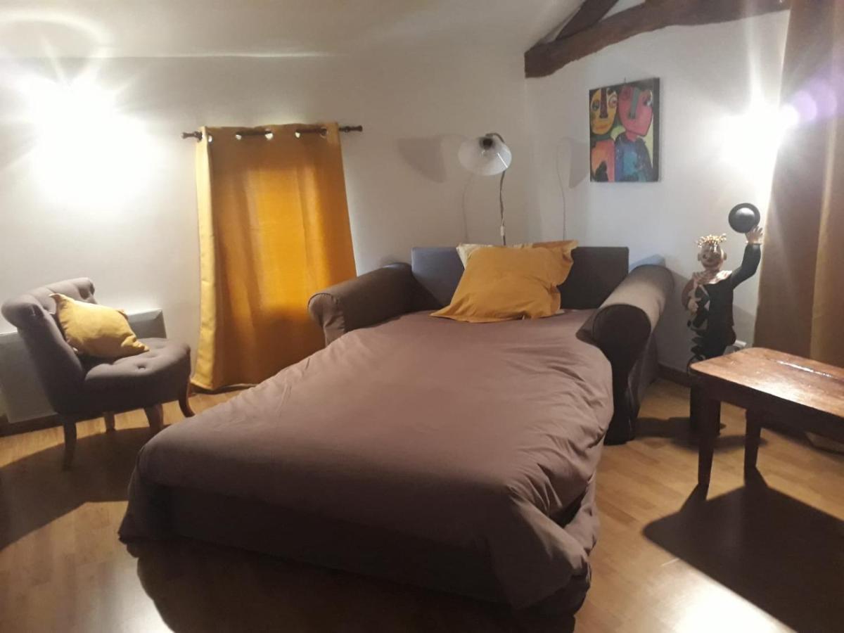 Maison de campagne avec cheminée et extérieur La Neuville-aux-Bois Esterno foto