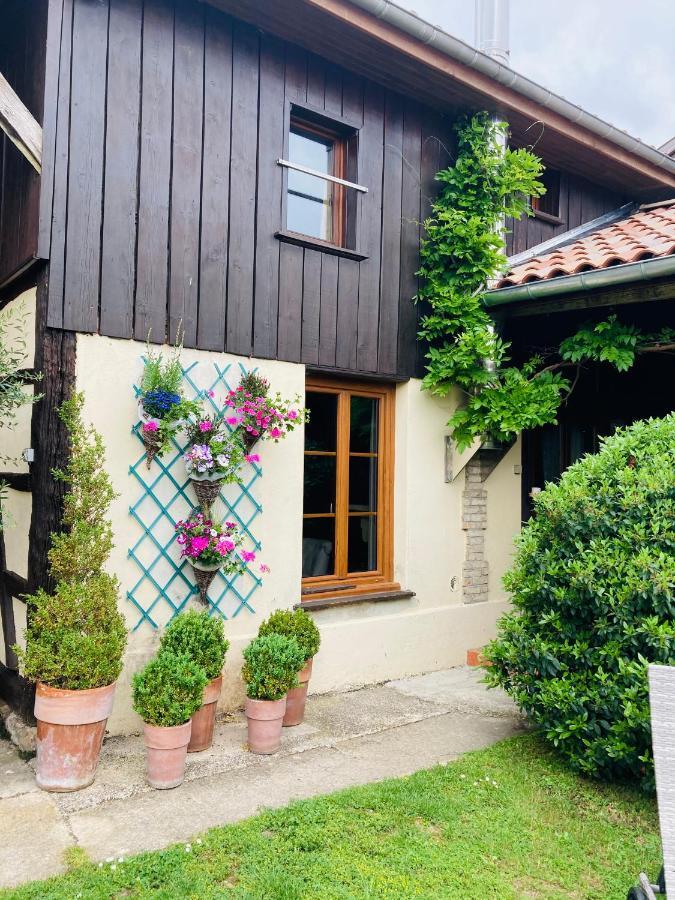 Maison de campagne avec cheminée et extérieur La Neuville-aux-Bois Esterno foto