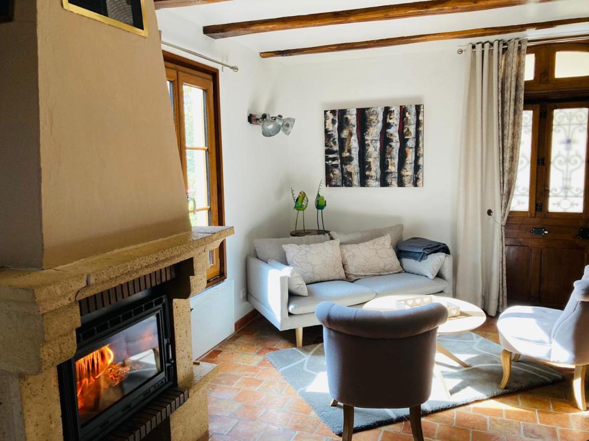 Maison de campagne avec cheminée et extérieur La Neuville-aux-Bois Esterno foto