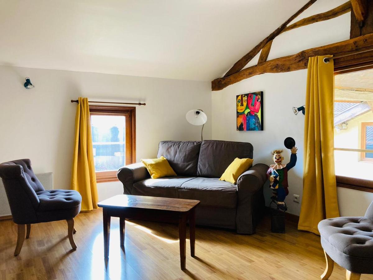 Maison de campagne avec cheminée et extérieur La Neuville-aux-Bois Esterno foto